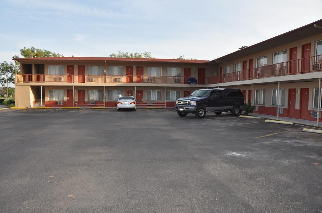Budget Inn Snyder Exterior photo