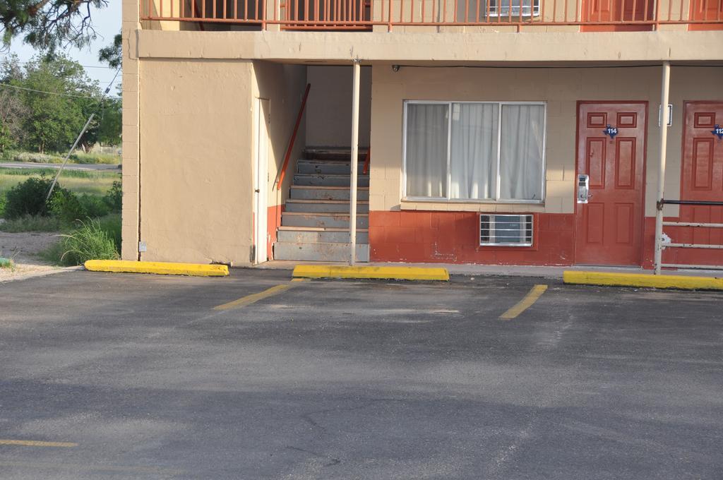 Budget Inn Snyder Exterior photo