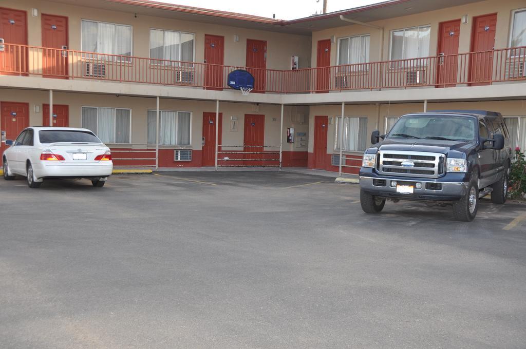 Budget Inn Snyder Exterior photo