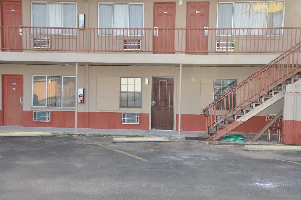 Budget Inn Snyder Exterior photo